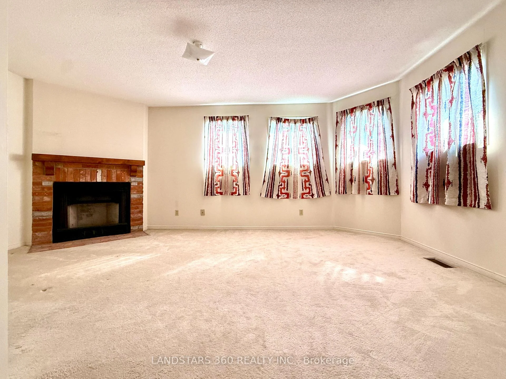 Photo 17 of 4535 Gullfoot Circle, Mississauga, Hurontario — HOMEH