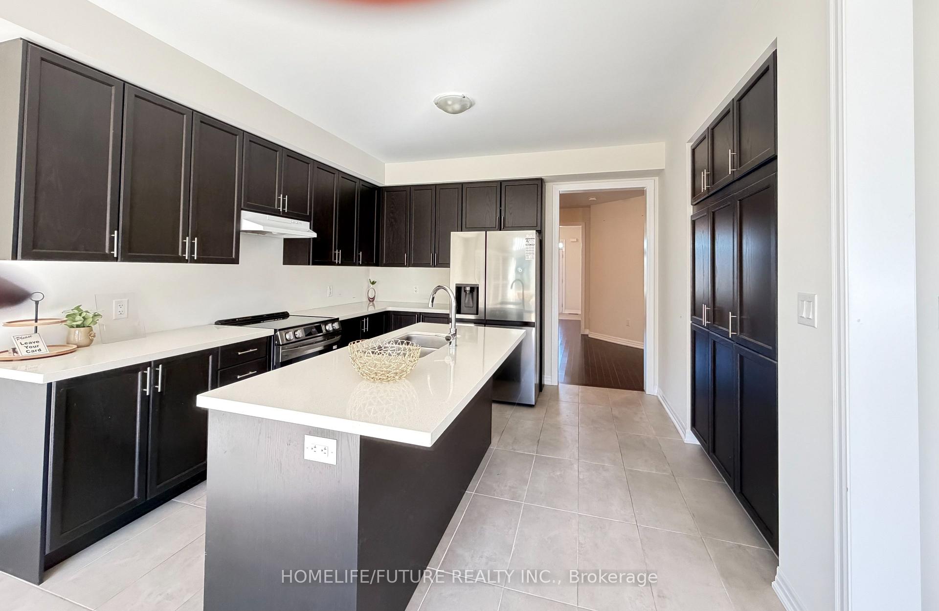 Photo 3 of 171 Grady Drive, Clarington, Newcastle — HOMEH