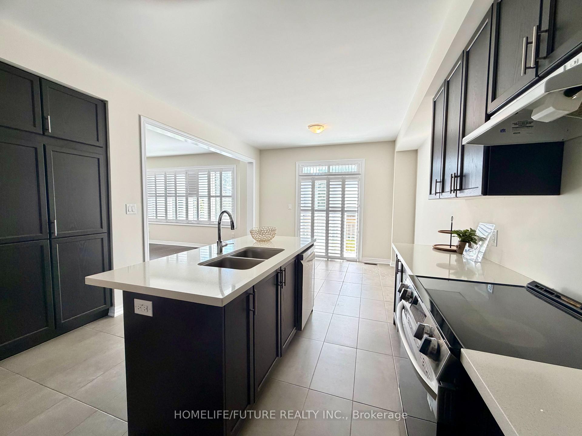Photo 4 of 171 Grady Drive, Clarington, Newcastle — HOMEH