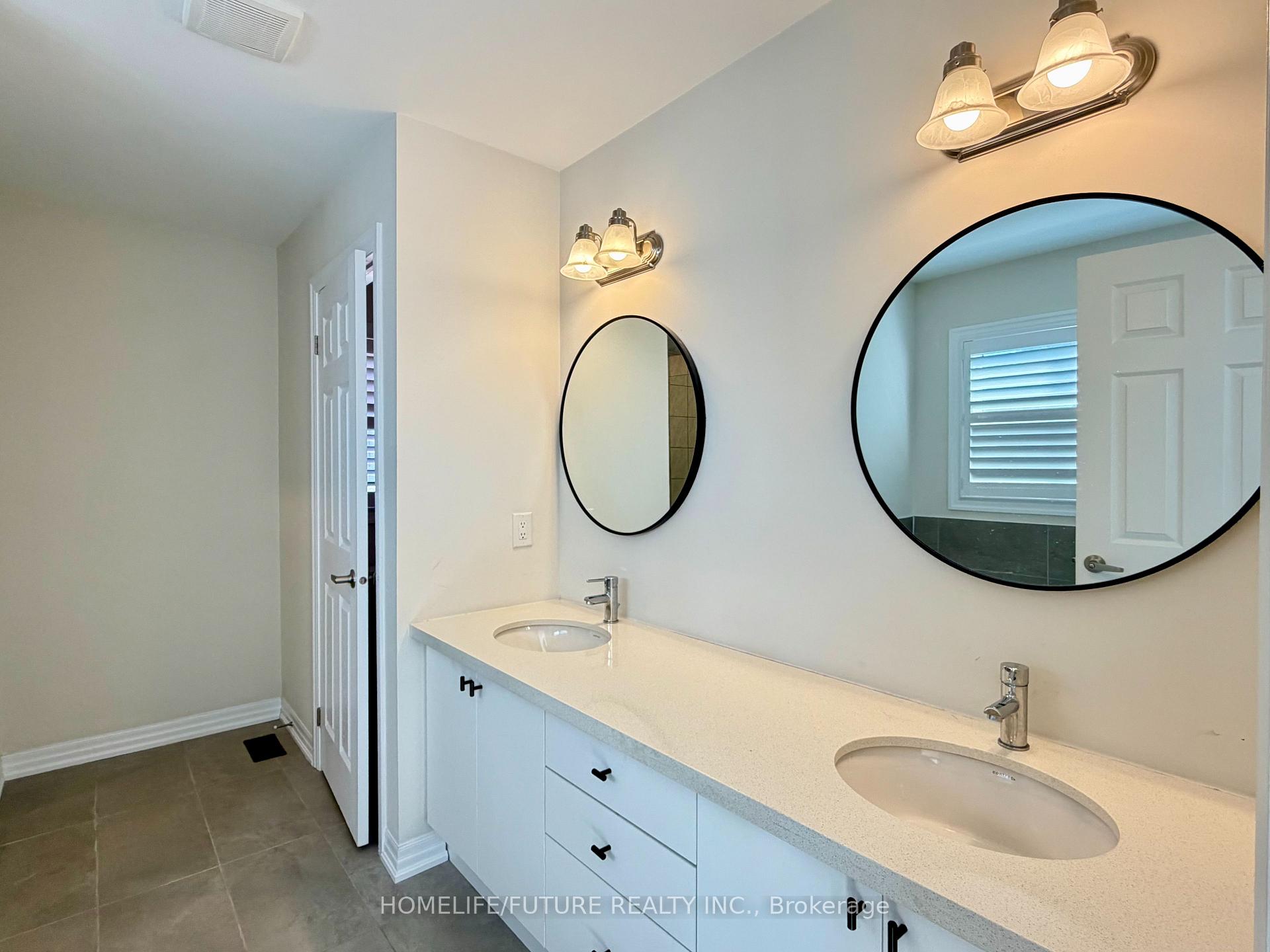 Photo 9 of 171 Grady Drive, Clarington, Newcastle — HOMEH