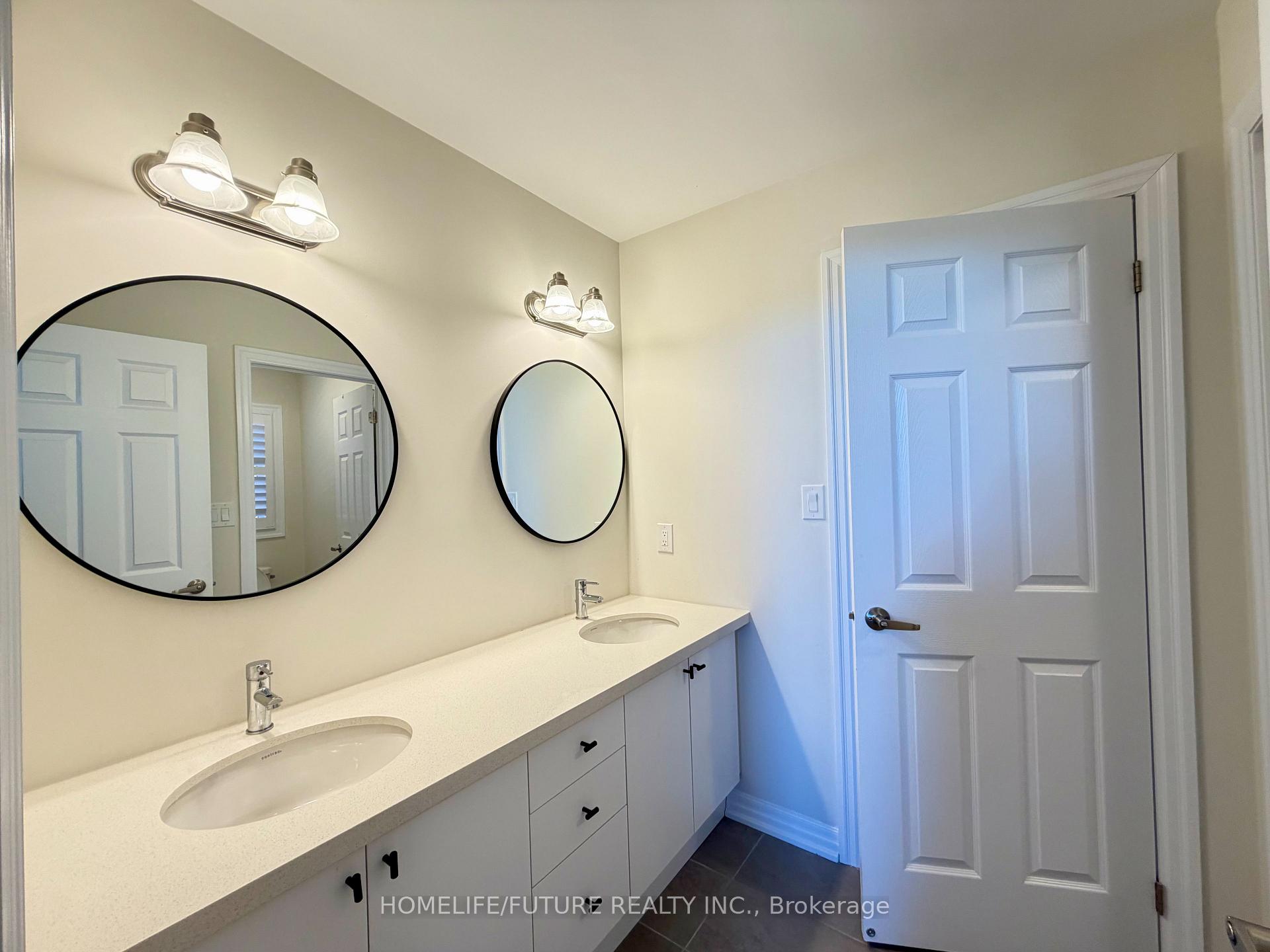 Photo 12 of 171 Grady Drive, Clarington, Newcastle — HOMEH