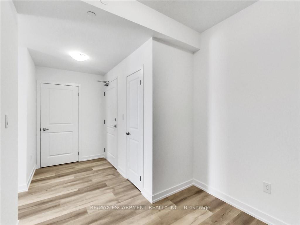Photo 4 of Unit 1008, 470 Dundas Street E, Hamilton, Waterdown — HOMEH