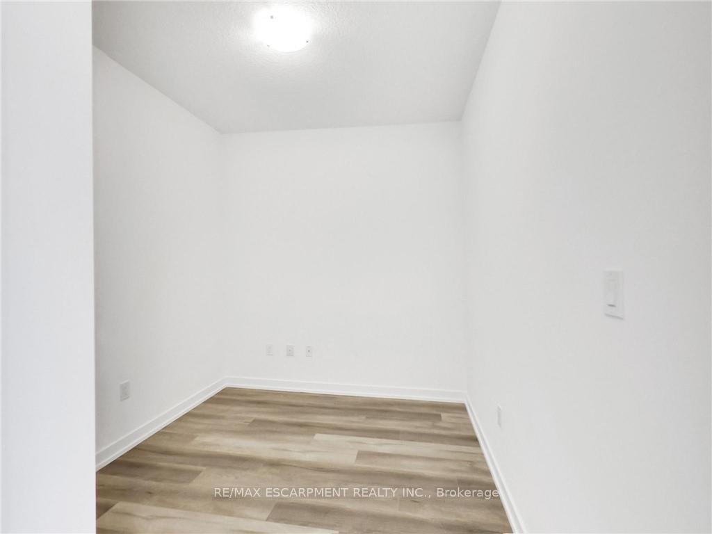 Photo 6 of Unit 1008, 470 Dundas Street E, Hamilton, Waterdown — HOMEH