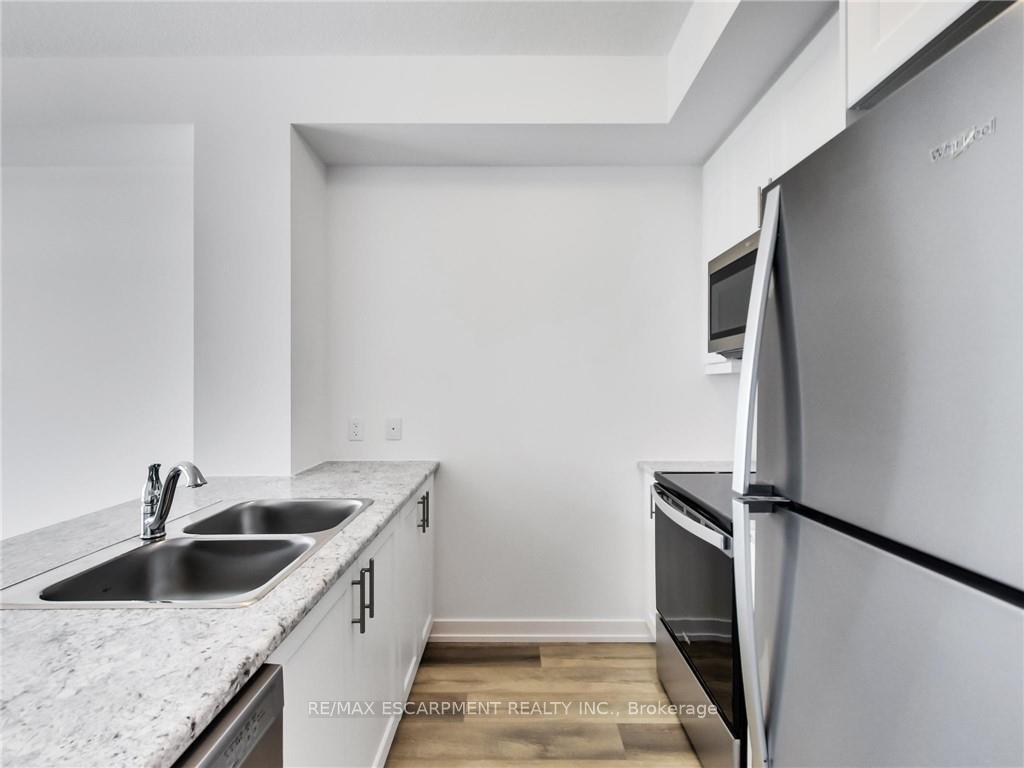 Photo 10 of Unit 1008, 470 Dundas Street E, Hamilton, Waterdown — HOMEH