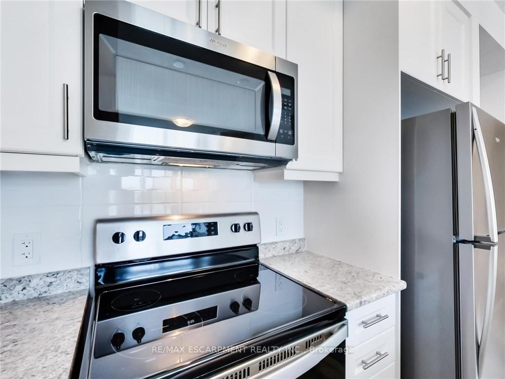 Photo 11 of Unit 1008, 470 Dundas Street E, Hamilton, Waterdown — HOMEH
