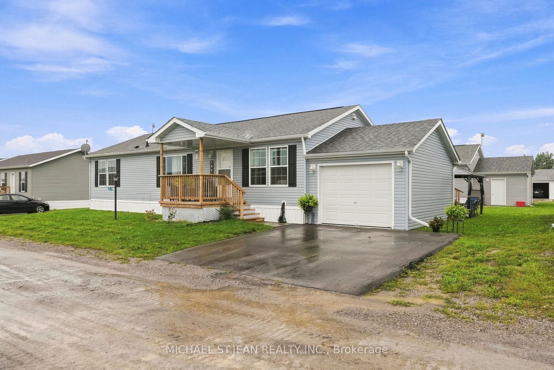 Photo 3 of 27 Hickory Hollow, Haldimand, Nanticoke — HOMEH
