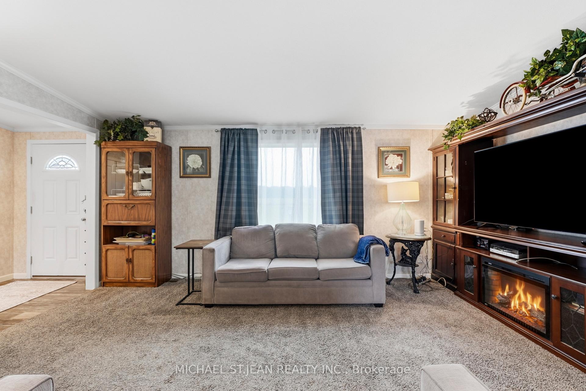 Photo 7 of 27 Hickory Hollow, Haldimand, Nanticoke — HOMEH