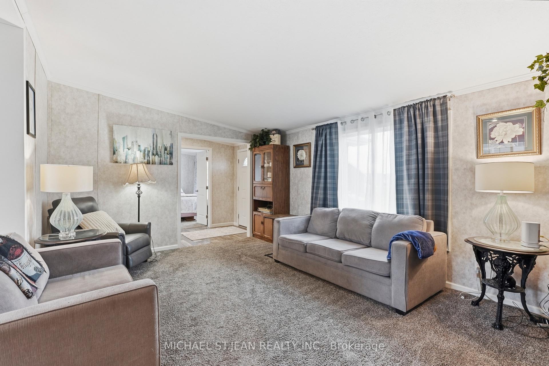 Photo 8 of 27 Hickory Hollow, Haldimand, Nanticoke — HOMEH