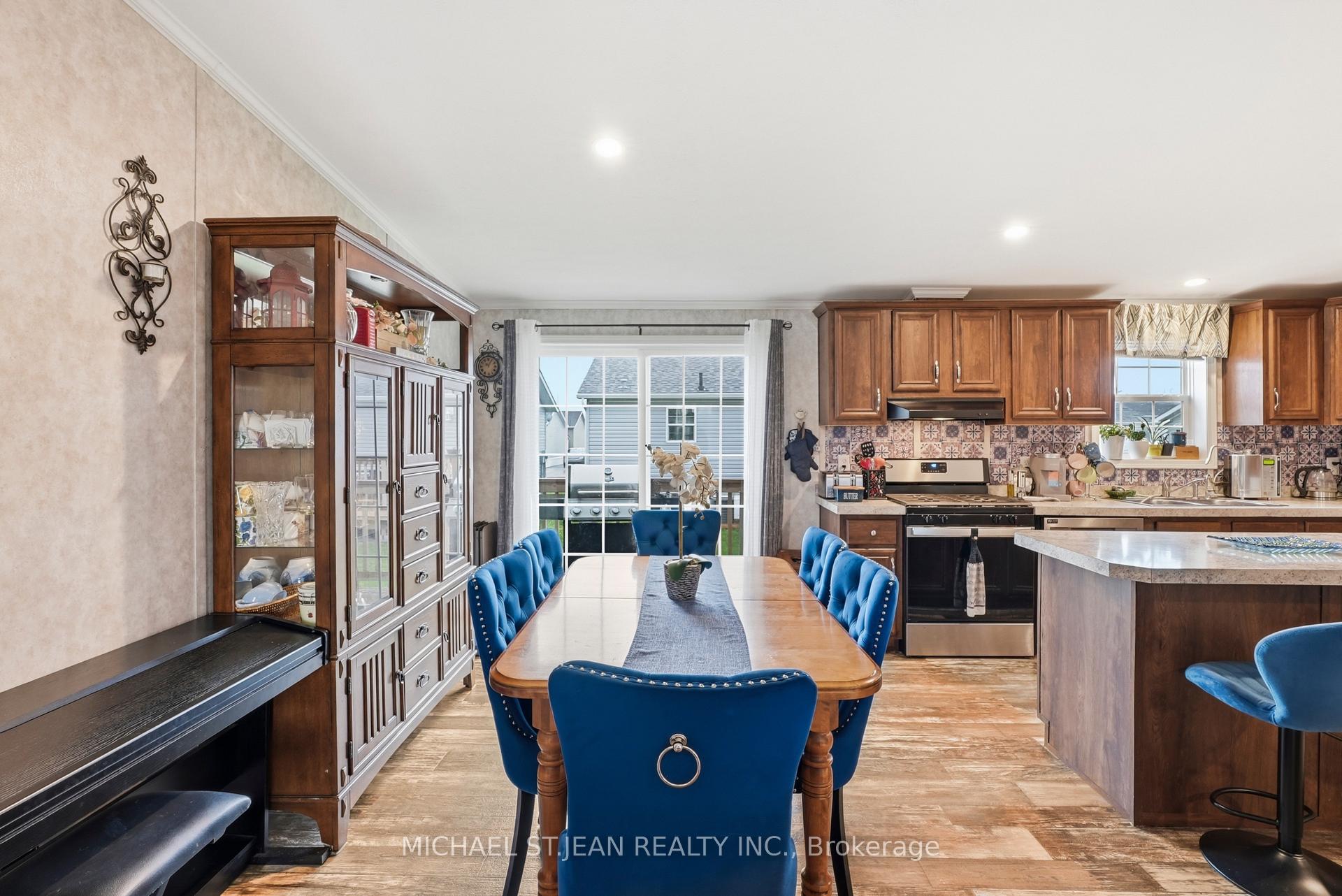 Photo 11 of 27 Hickory Hollow, Haldimand, Nanticoke — HOMEH