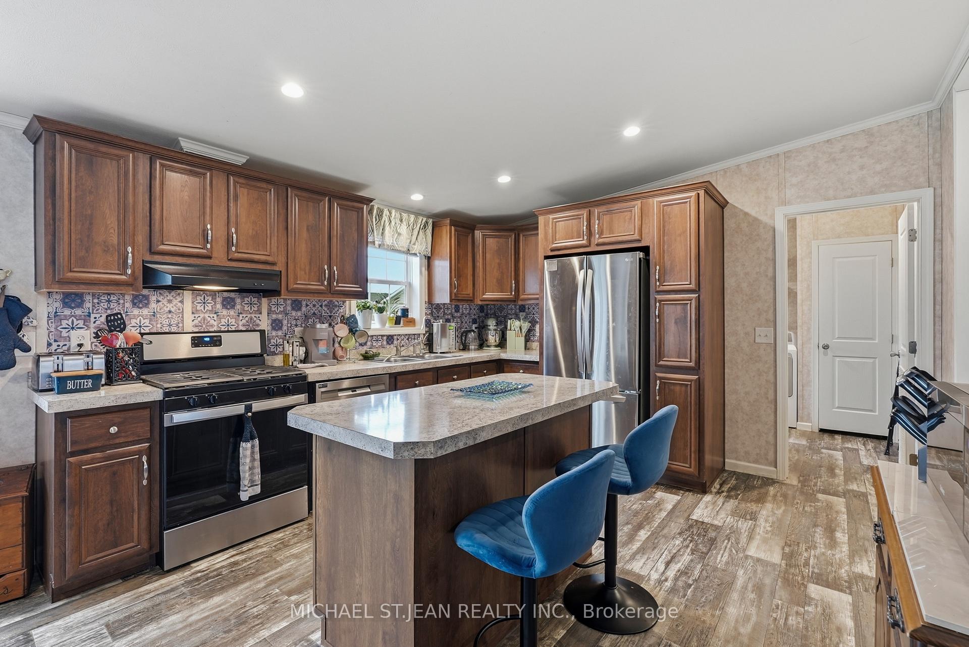 Photo 14 of 27 Hickory Hollow, Haldimand, Nanticoke — HOMEH