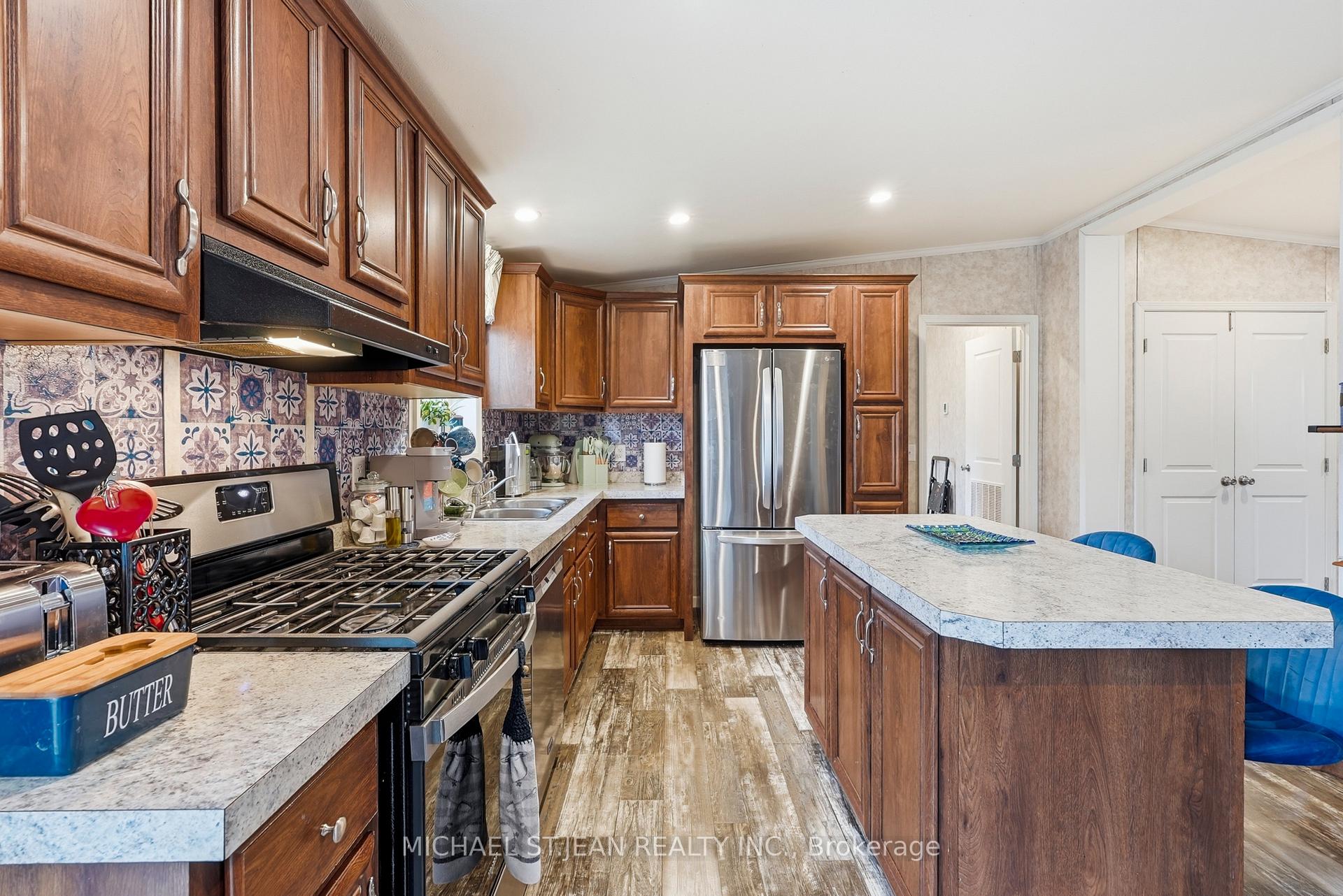 Photo 15 of 27 Hickory Hollow, Haldimand, Nanticoke — HOMEH