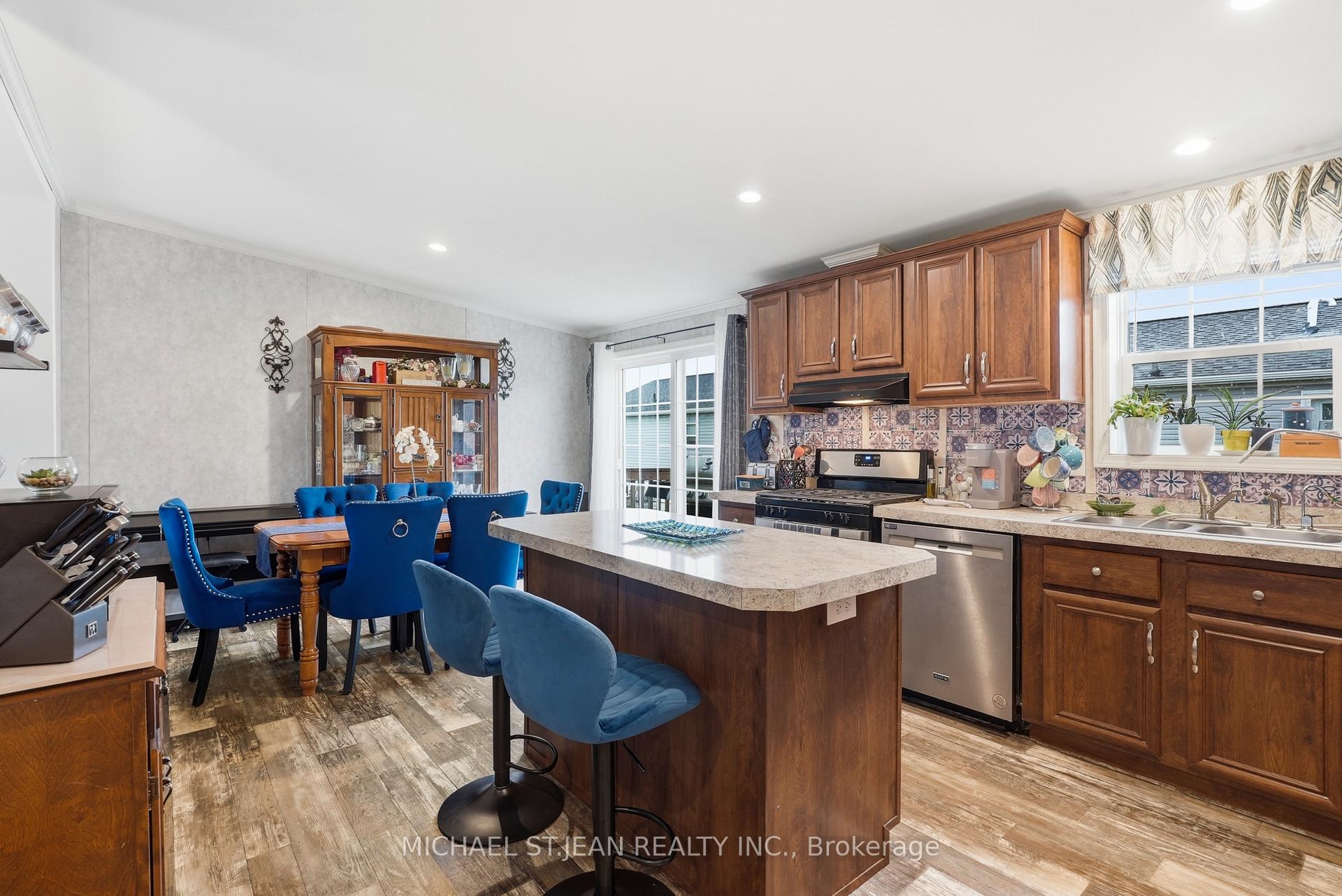 Photo 18 of 27 Hickory Hollow, Haldimand, Nanticoke — HOMEH