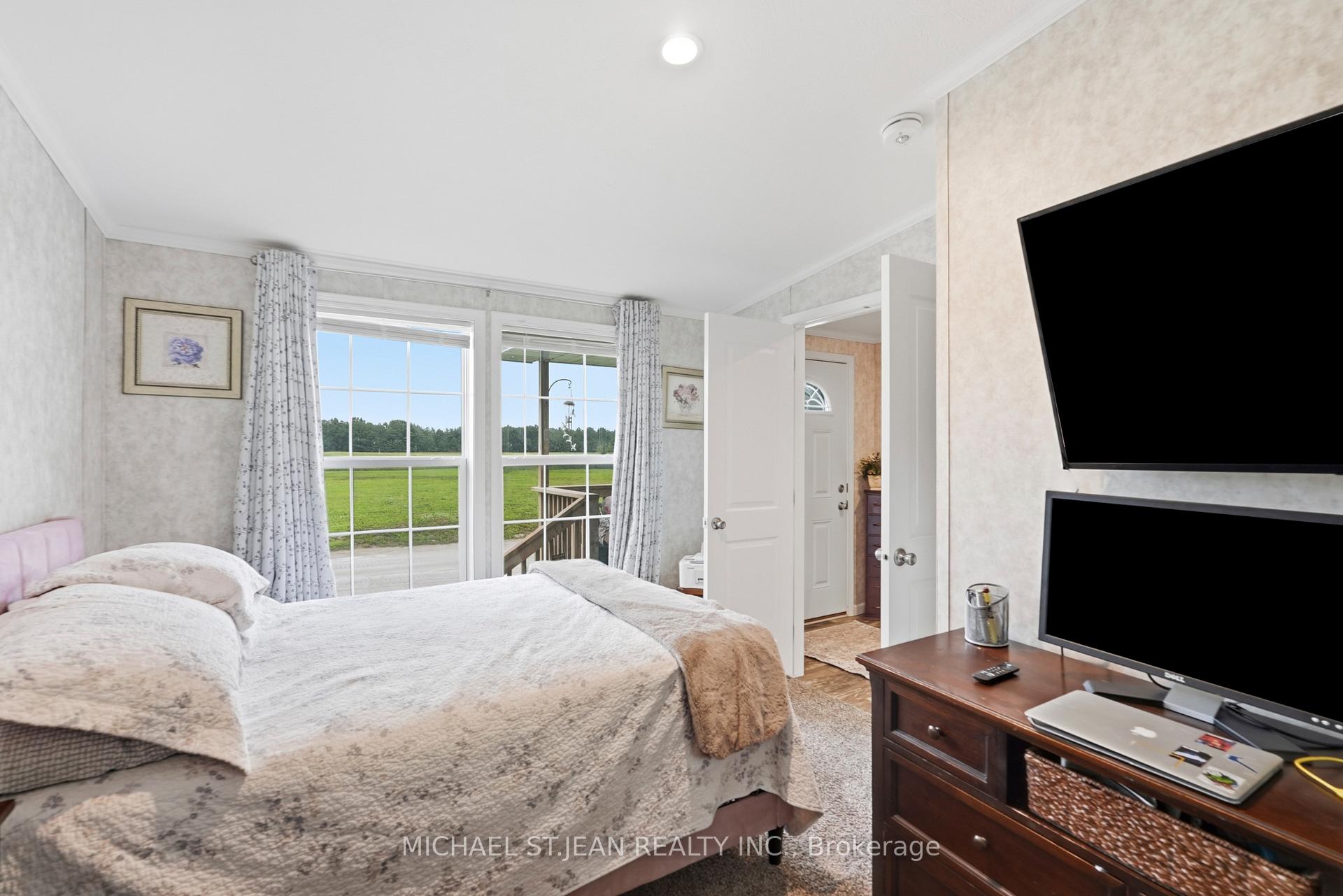 Photo 20 of 27 Hickory Hollow, Haldimand, Nanticoke — HOMEH