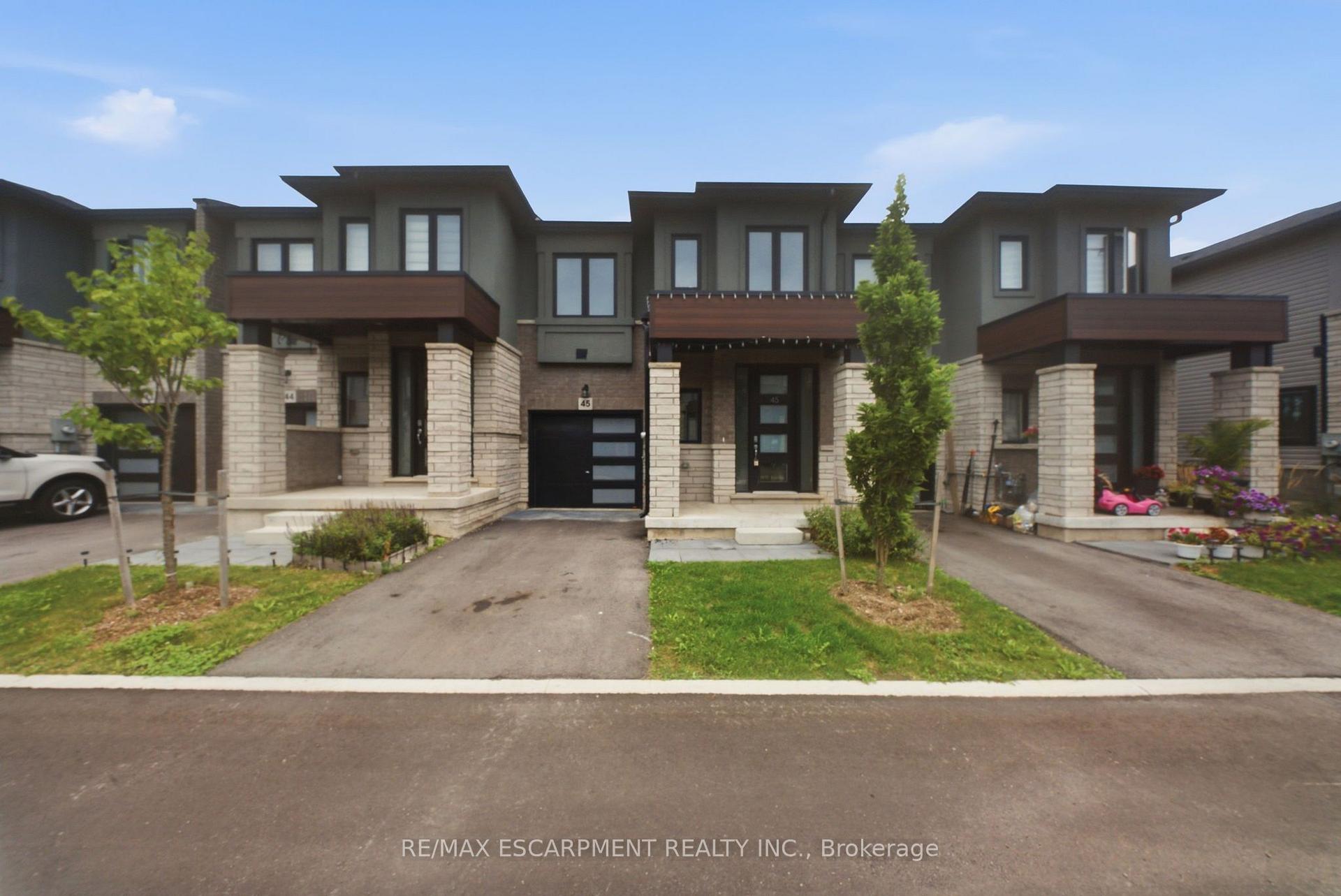 Photo 2 of Unit 45, 155 Equestrian Way, Cambridge, Preston Heights — HOMEH
