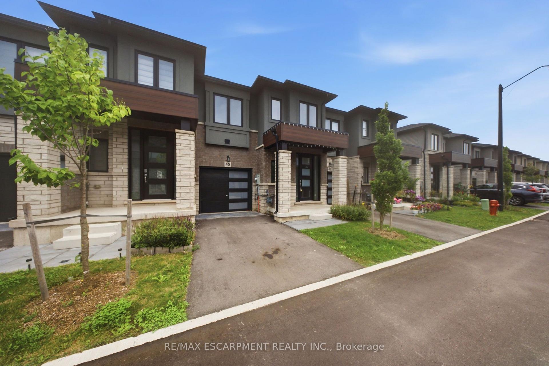 Photo 3 of Unit 45, 155 Equestrian Way, Cambridge, Preston Heights — HOMEH