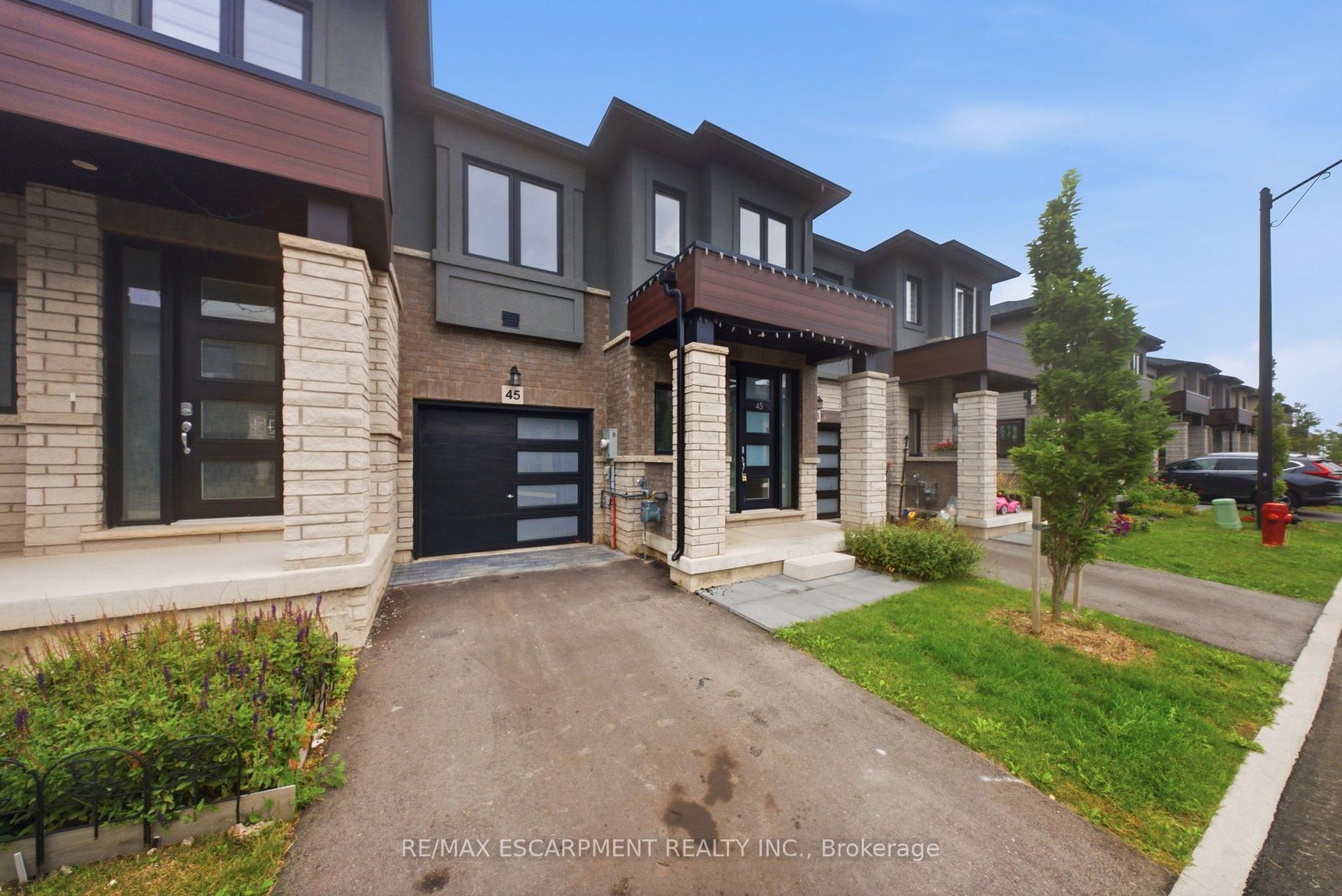 Photo 4 of Unit 45, 155 Equestrian Way, Cambridge, Preston Heights — HOMEH