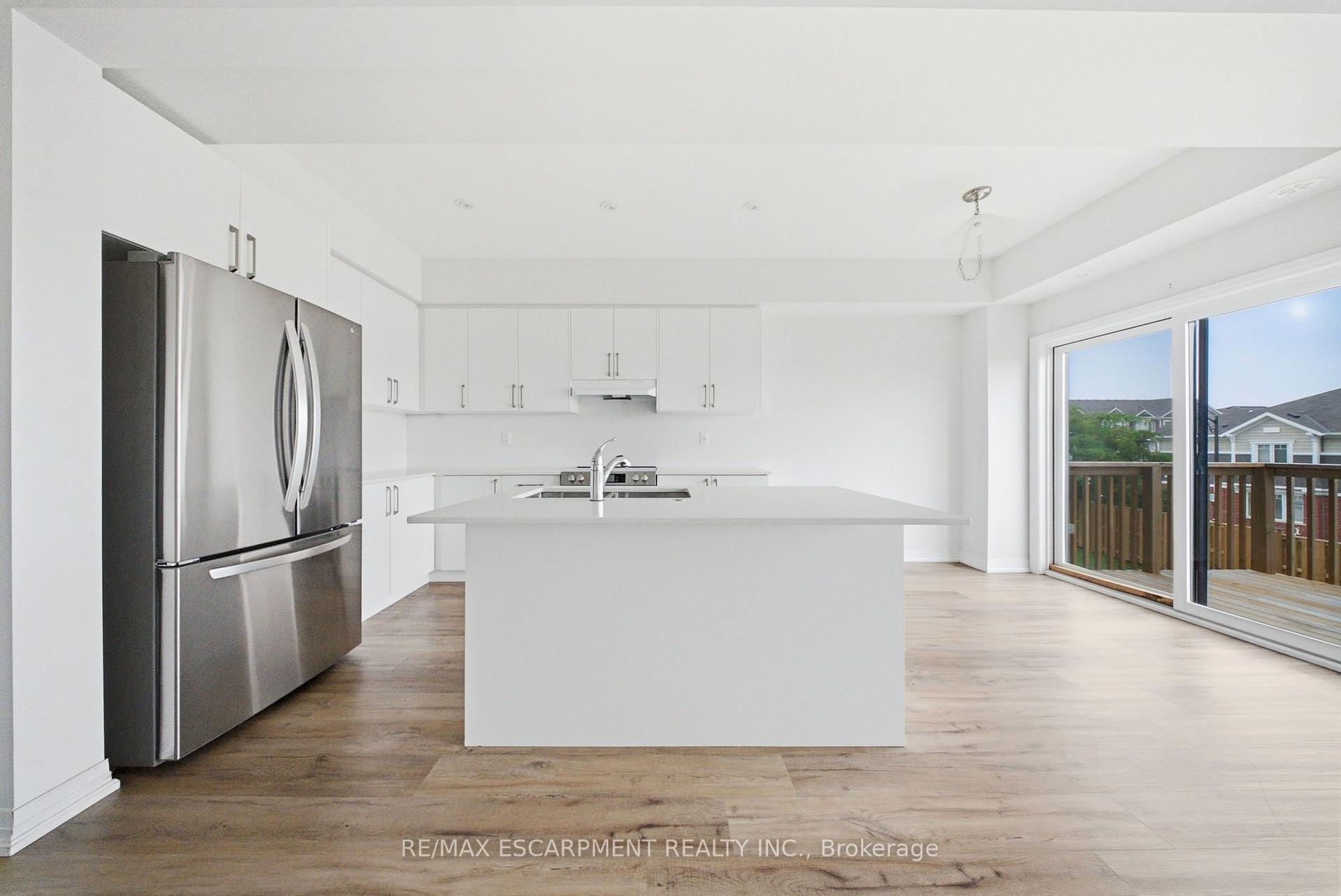 Photo 11 of Unit 45, 155 Equestrian Way, Cambridge, Preston Heights — HOMEH