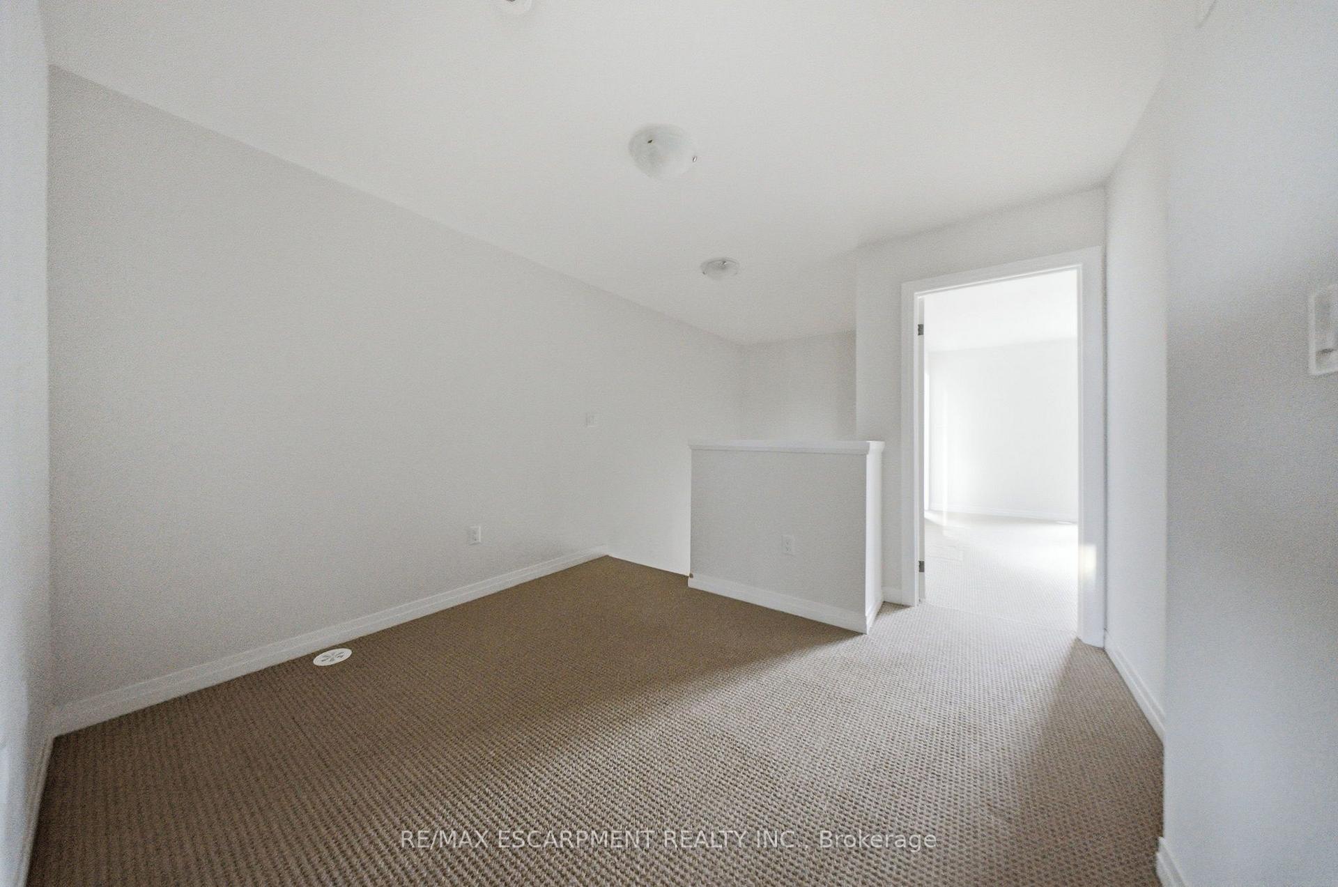 Photo 18 of Unit 45, 155 Equestrian Way, Cambridge, Preston Heights — HOMEH
