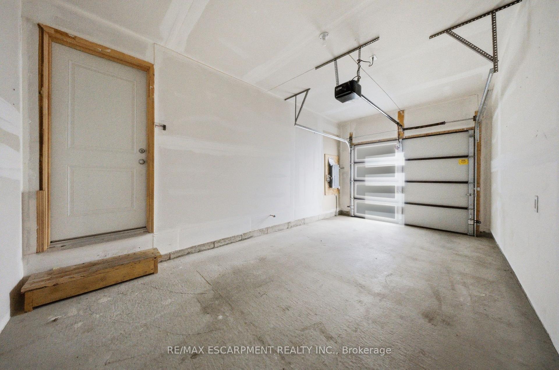 Photo 27 of Unit 45, 155 Equestrian Way, Cambridge, Preston Heights — HOMEH