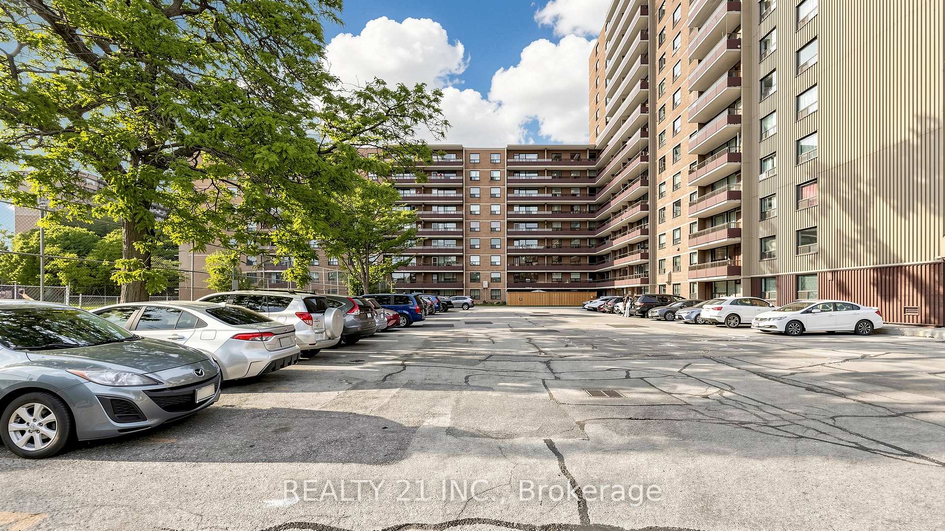 Photo 7 of Unit 819, 180 Markham Road, Scarborough, Scarborough Village — HOMEH