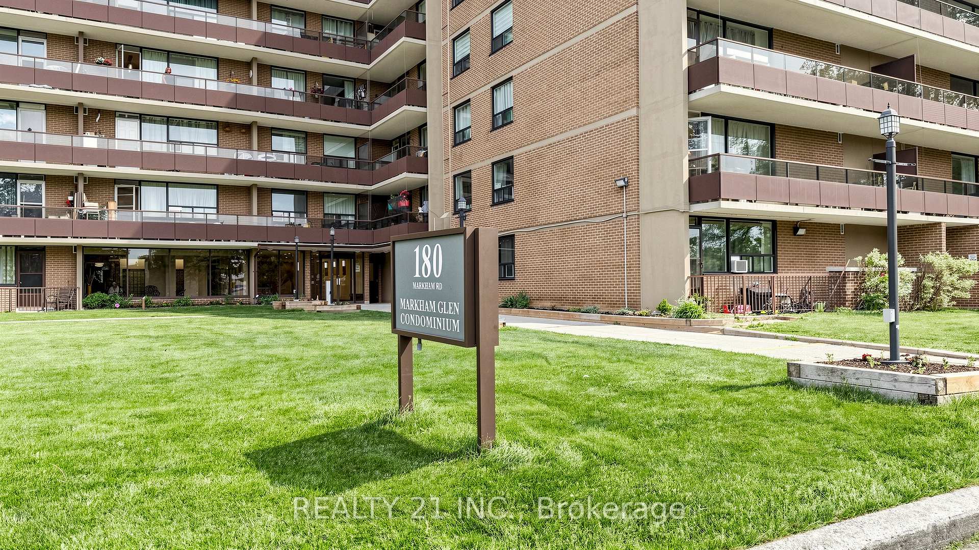 Photo 8 of Unit 819, 180 Markham Road, Scarborough, Scarborough Village — HOMEH