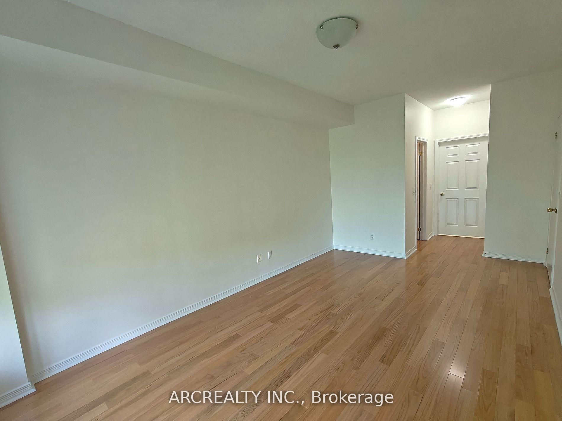 Photo 5 of Unit 406, 2 Maison Parc Court, Vaughan, Lakeview Estates — HOMEH