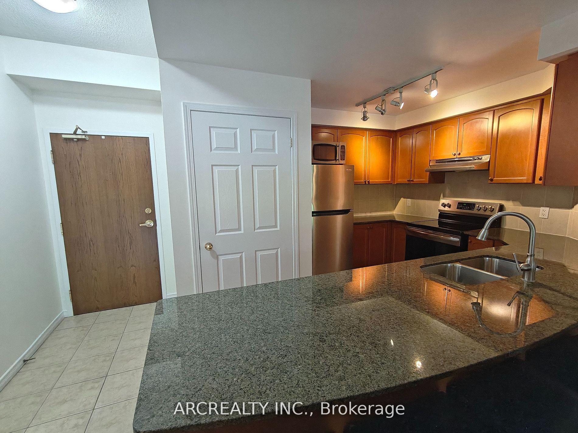 Photo 7 of Unit 406, 2 Maison Parc Court, Vaughan, Lakeview Estates — HOMEH