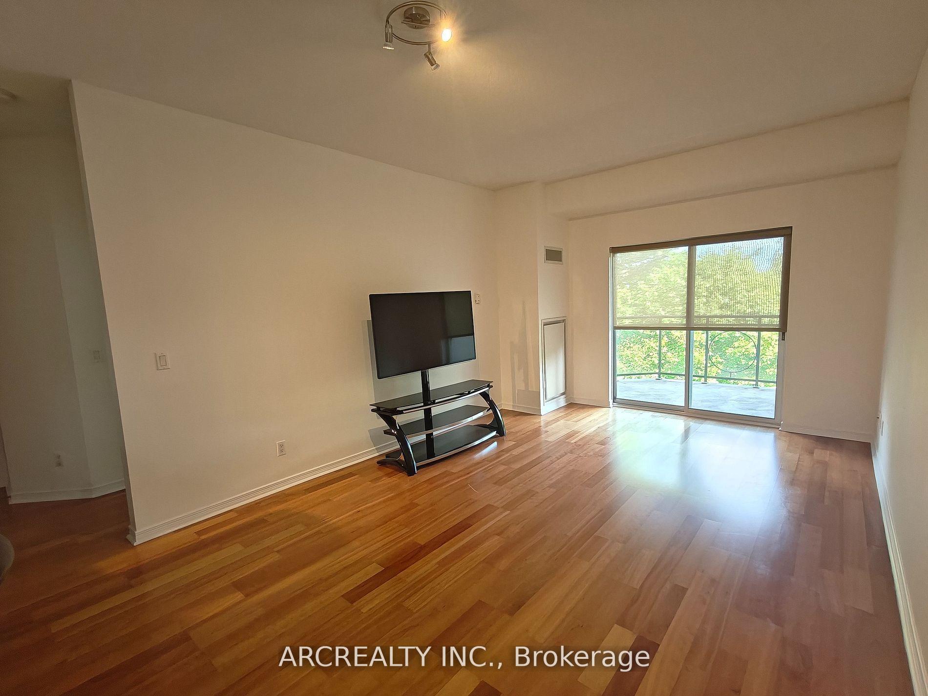 Photo 10 of Unit 406, 2 Maison Parc Court, Vaughan, Lakeview Estates — HOMEH