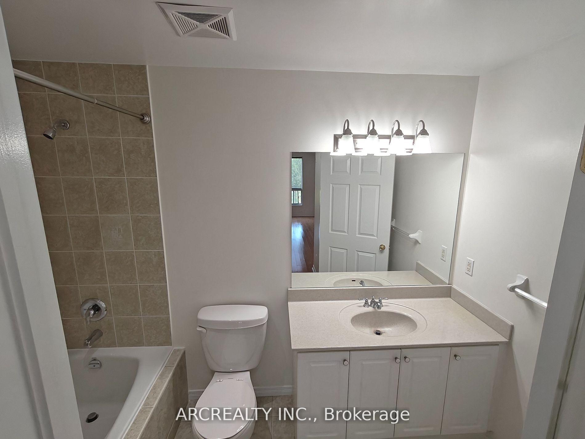 Photo 16 of Unit 406, 2 Maison Parc Court, Vaughan, Lakeview Estates — HOMEH