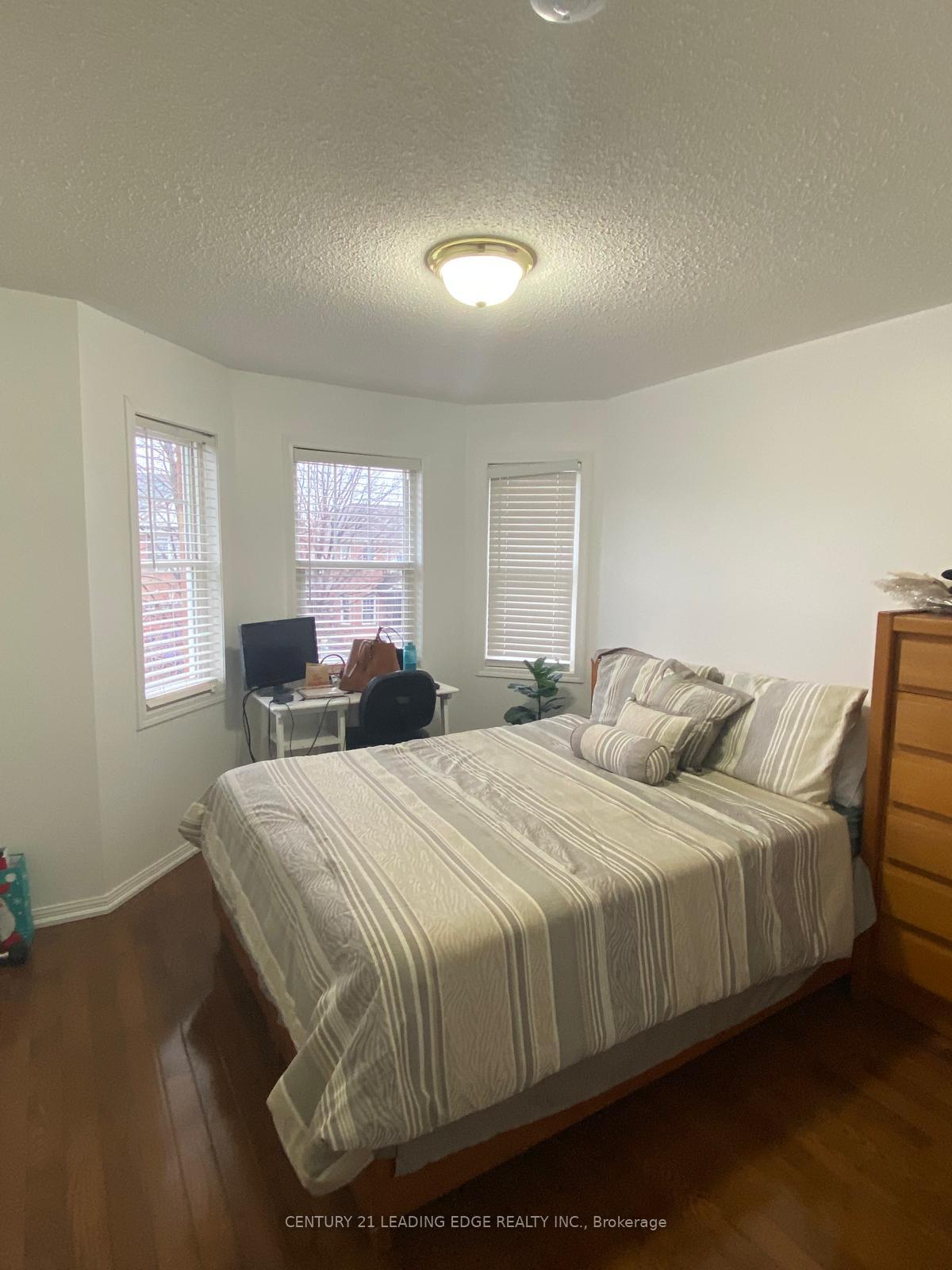 Photo 16 of 71 Jessop Drive, Brampton, Fletcher's Meadow — HOMEH