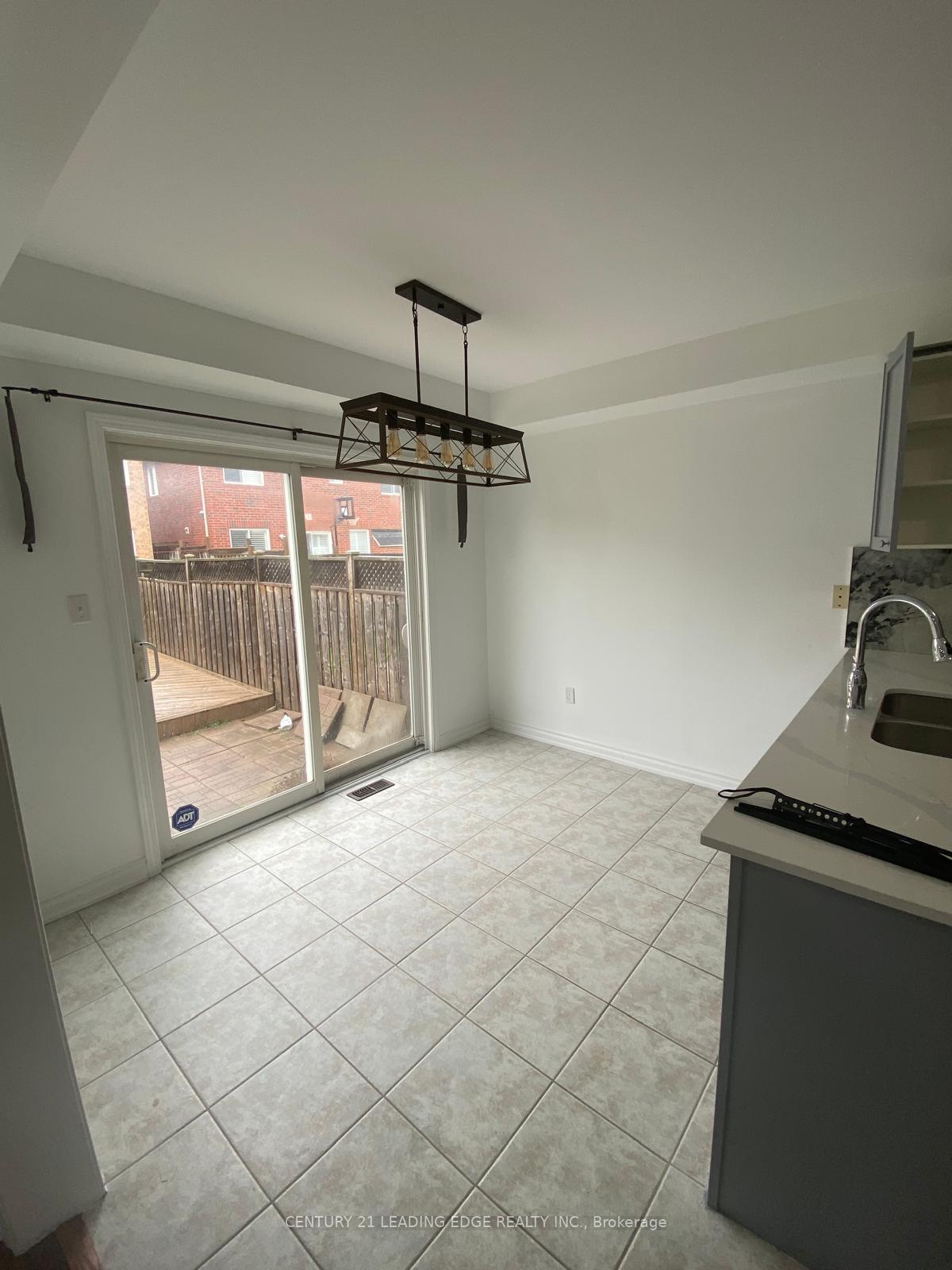 Photo 9 of 71 Jessop Drive, Brampton, Fletcher's Meadow — HOMEH