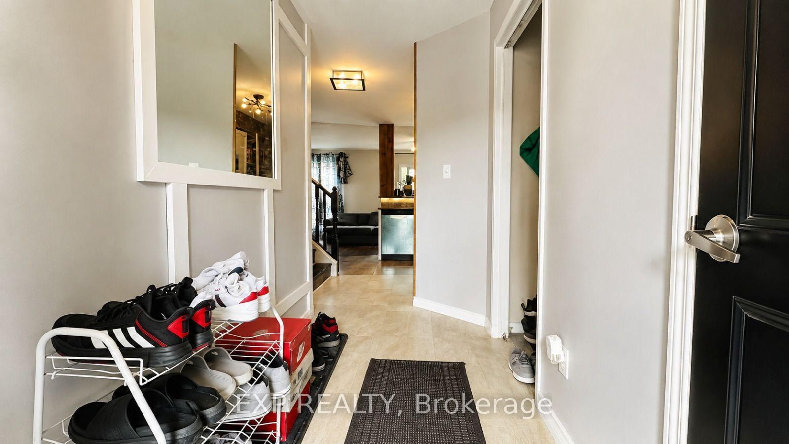 Photo 3 of 175 Henhoeffer Crescent, Kitchener, Larentian West — HOMEH