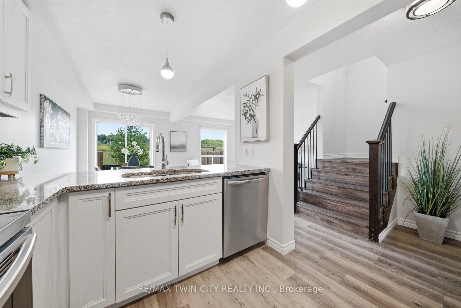 Photo 15 of 26 Newstead Road, Brant, Paris — HOMEH