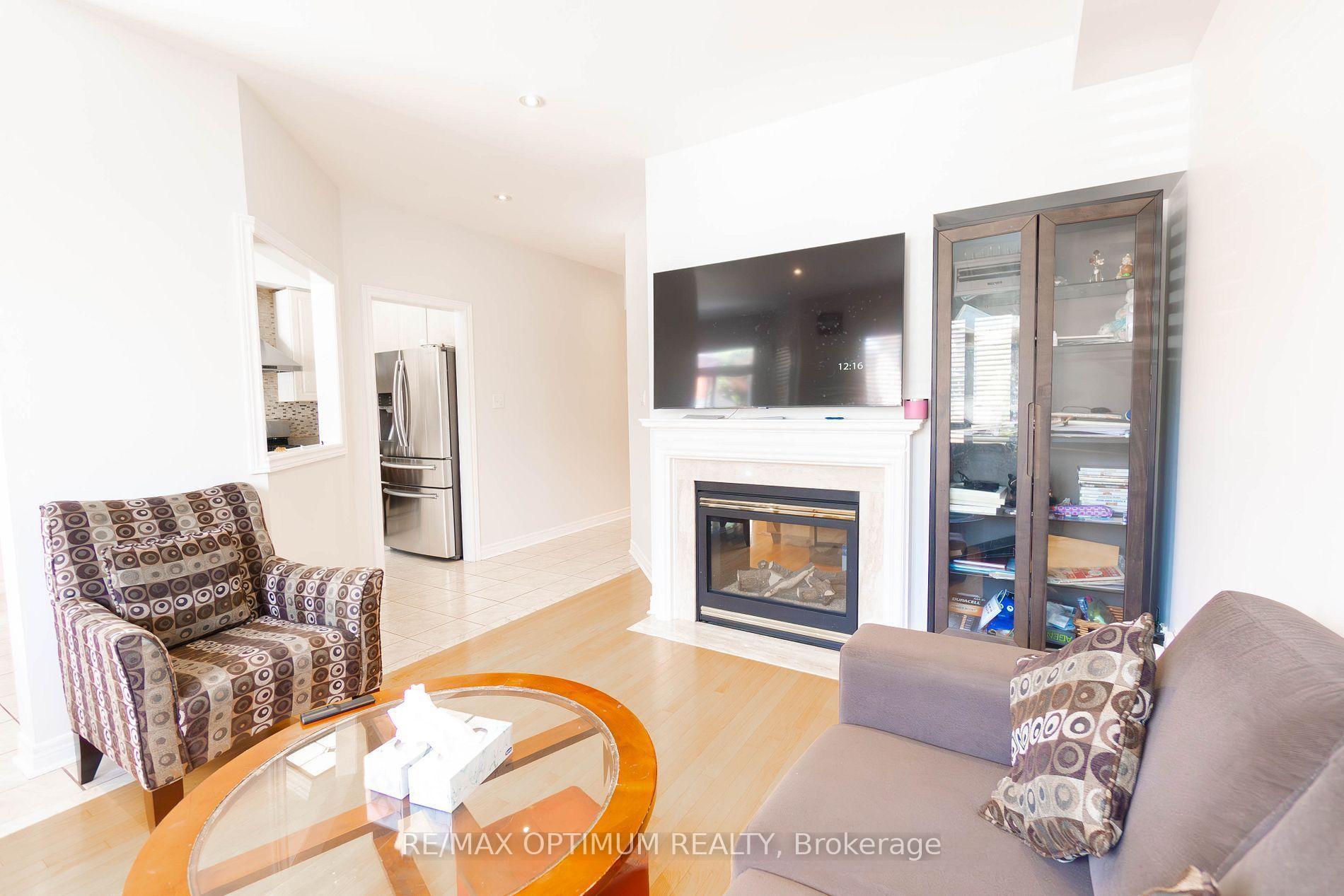 Photo 6 of 545 Warhol Way, Mississauga, Meadowvale Village — HOMEH