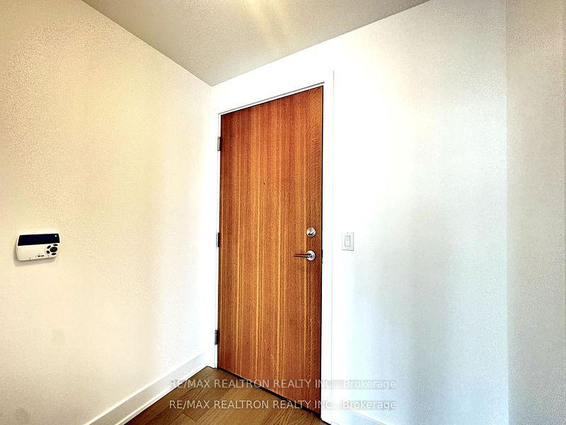 Photo 4 of Unit 5202, 30 Shore Breeze Drive, Etobicoke, Mimico — HOMEH