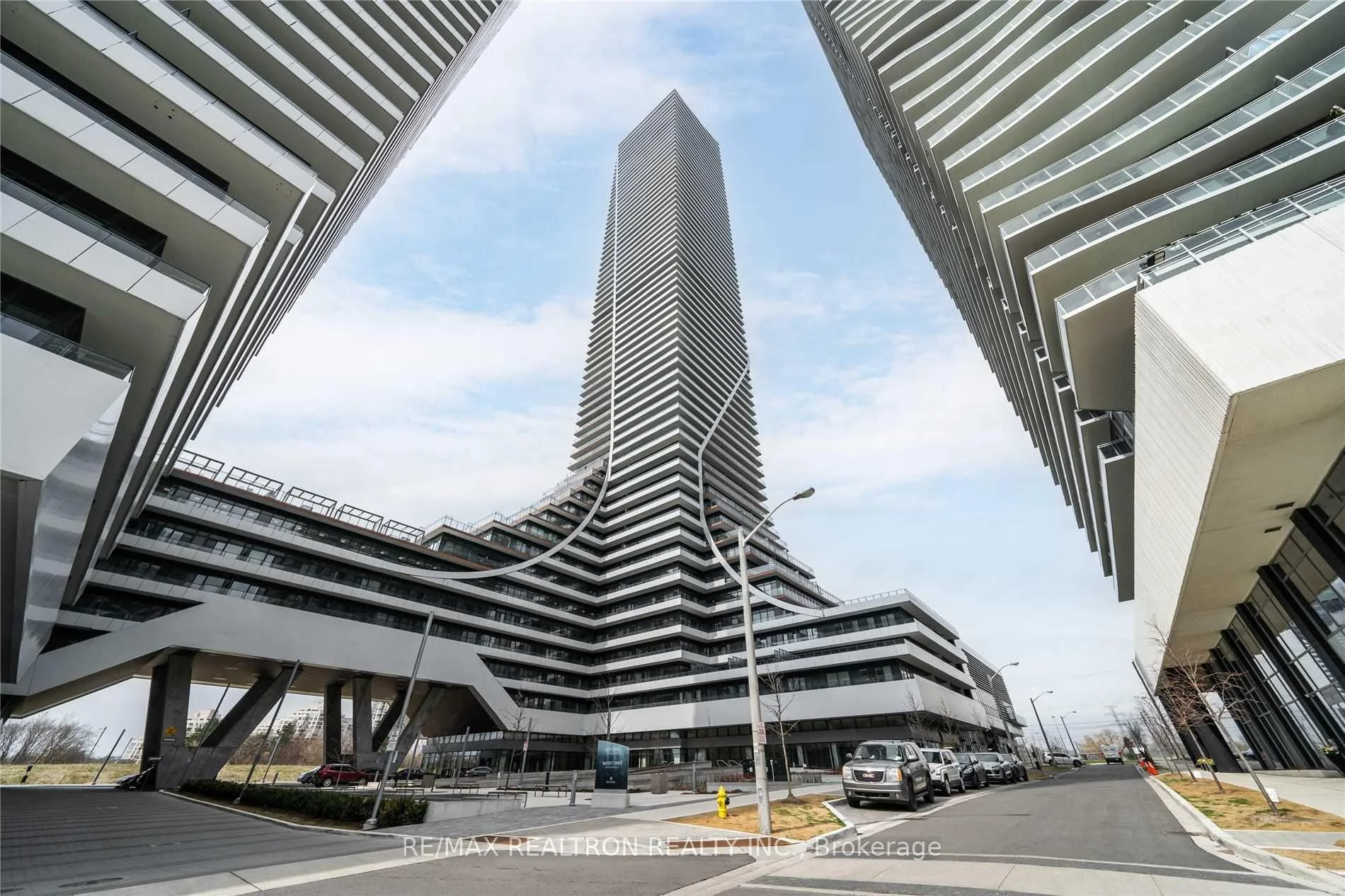 Photo 5 of Unit 5202, 30 Shore Breeze Drive, Etobicoke, Mimico — HOMEH