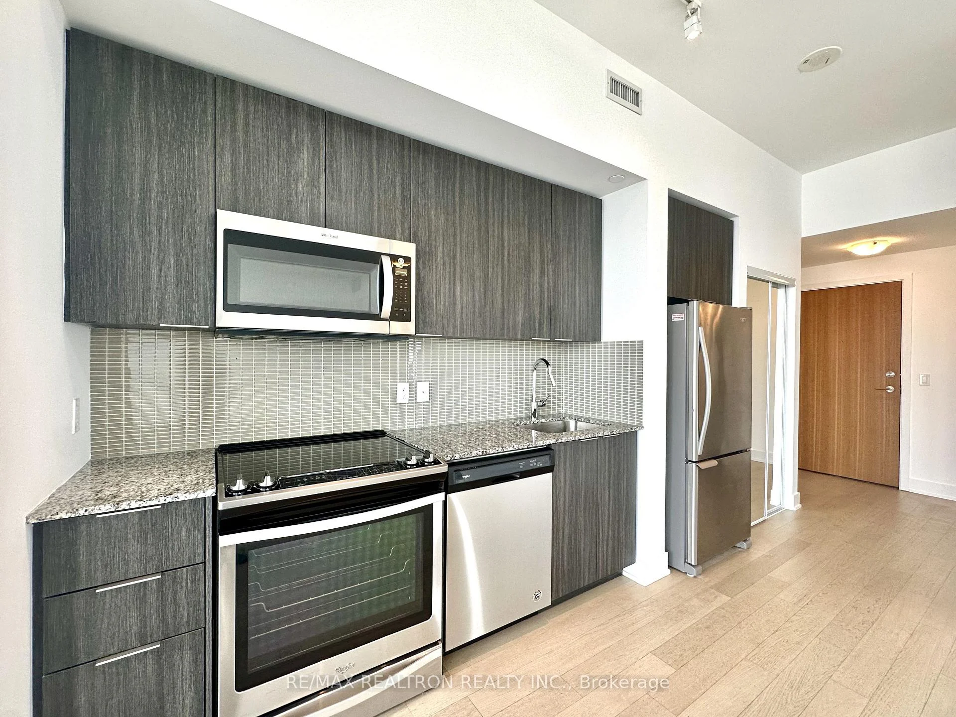 Photo 13 of Unit 5202, 30 Shore Breeze Drive, Etobicoke, Mimico — HOMEH