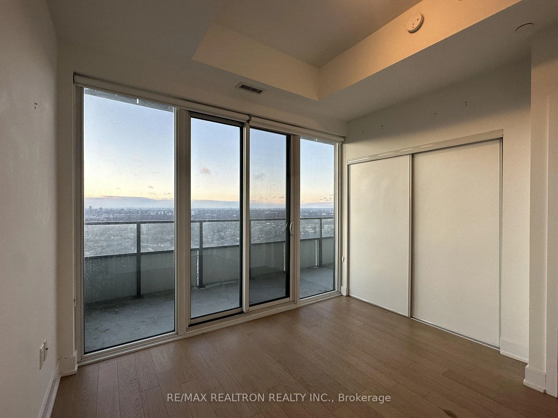 Photo 21 of Unit 5202, 30 Shore Breeze Drive, Etobicoke, Mimico — HOMEH
