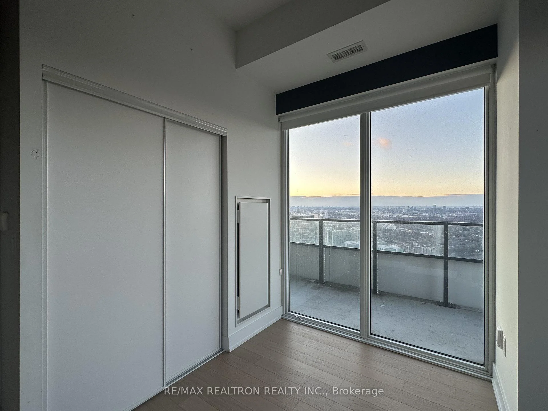 Photo 28 of Unit 5202, 30 Shore Breeze Drive, Etobicoke, Mimico — HOMEH