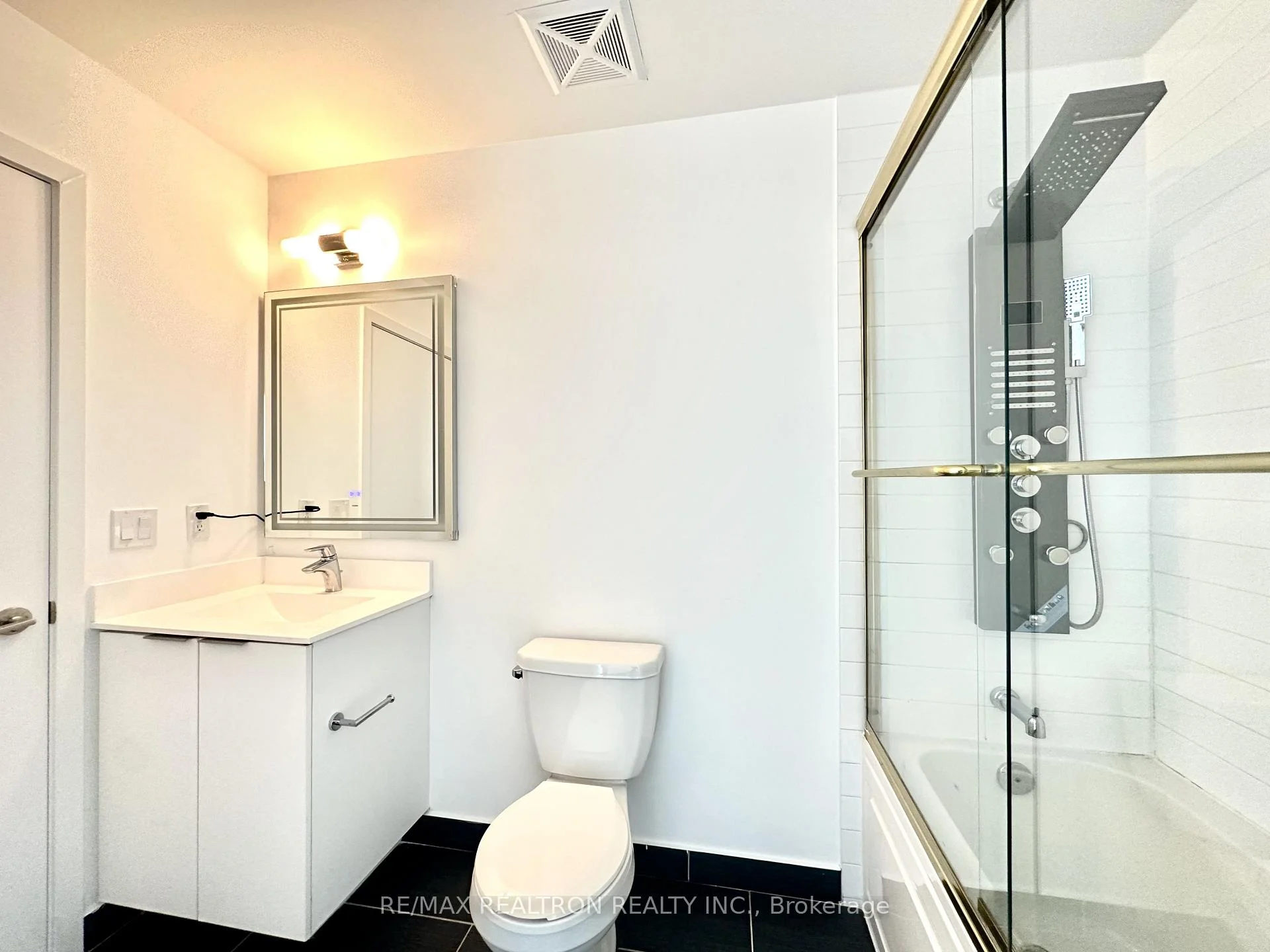 Photo 30 of Unit 5202, 30 Shore Breeze Drive, Etobicoke, Mimico — HOMEH