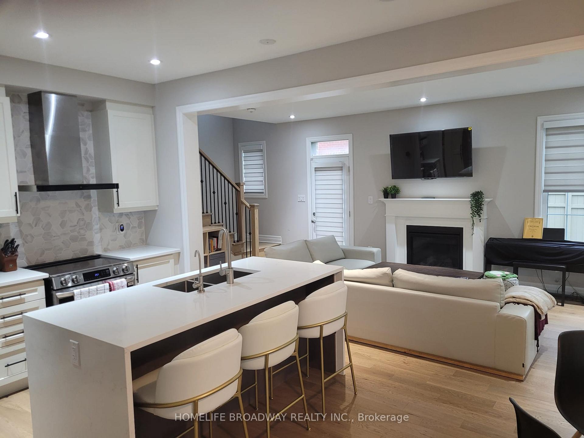 Photo 3 of 2 Sweet Pear Street, Markham, Rural Markham — HOMEH
