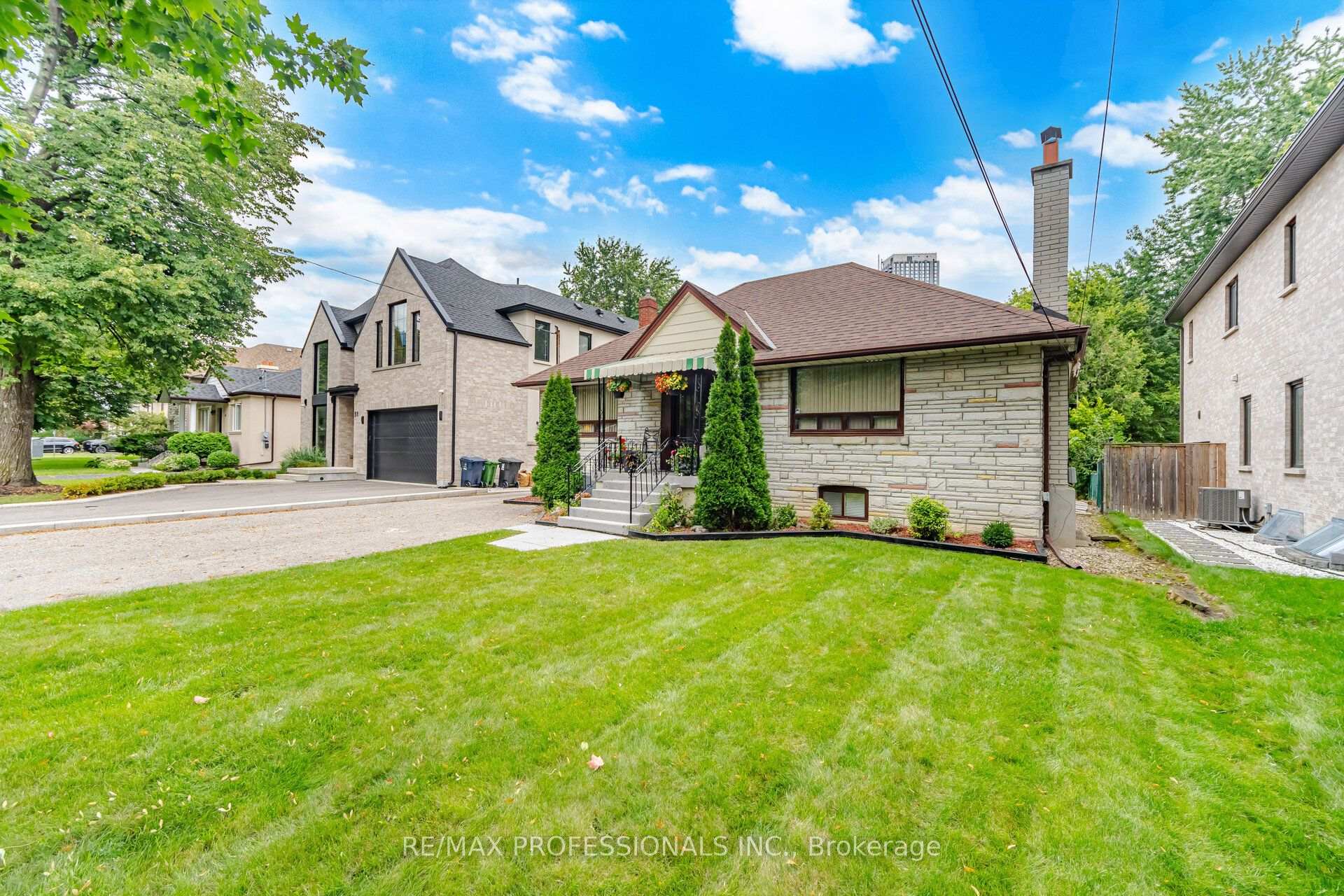 Photo 5 of 53 Wilmar Road, Etobicoke, Islington-City Centre West — HOMEH