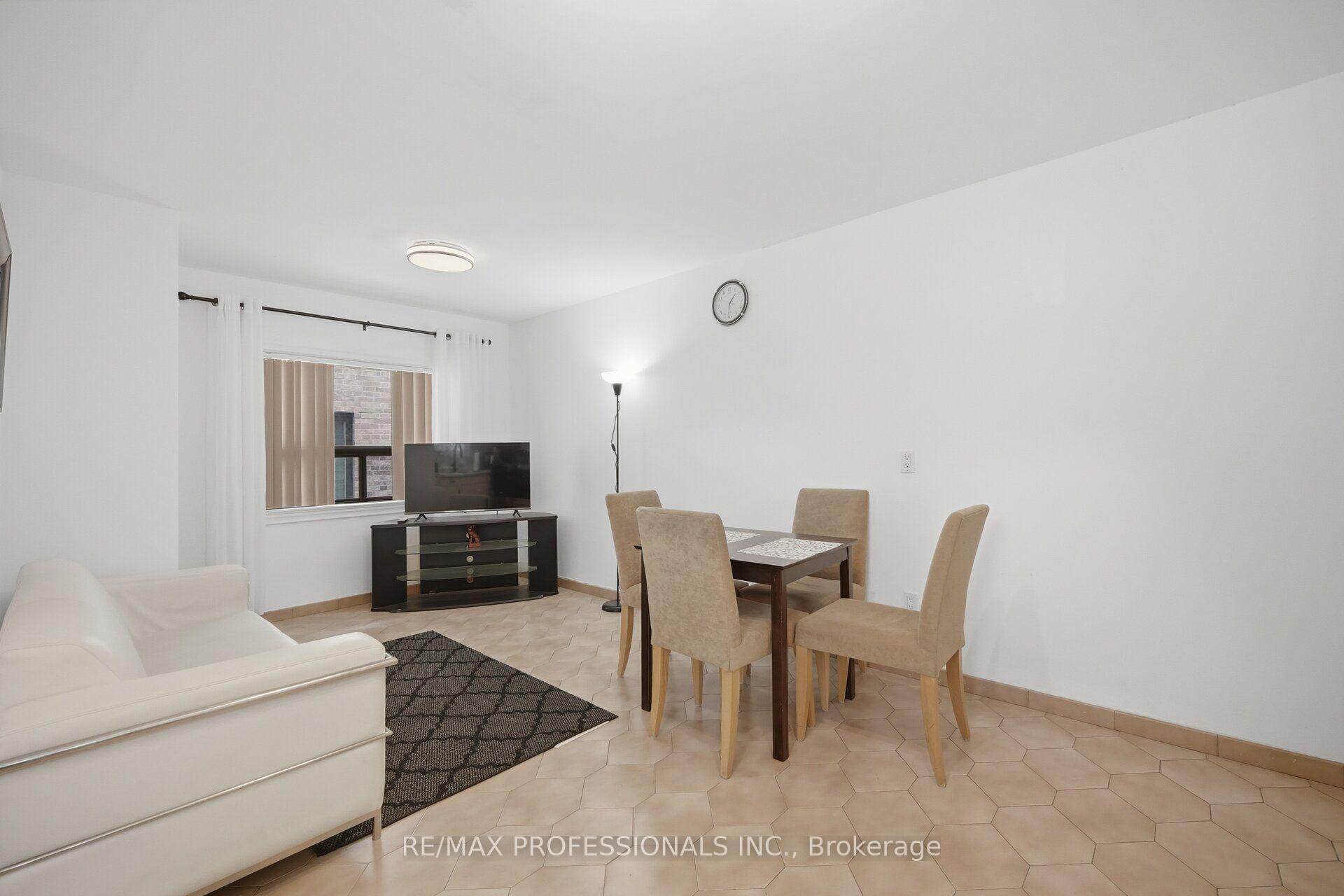 Photo 15 of 53 Wilmar Road, Etobicoke, Islington-City Centre West — HOMEH