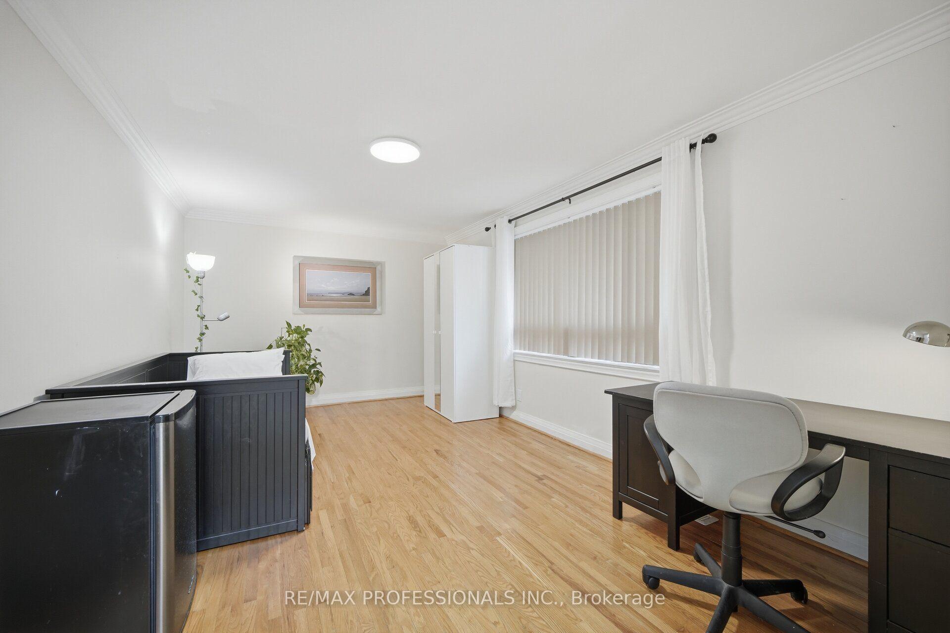Photo 25 of 53 Wilmar Road, Etobicoke, Islington-City Centre West — HOMEH