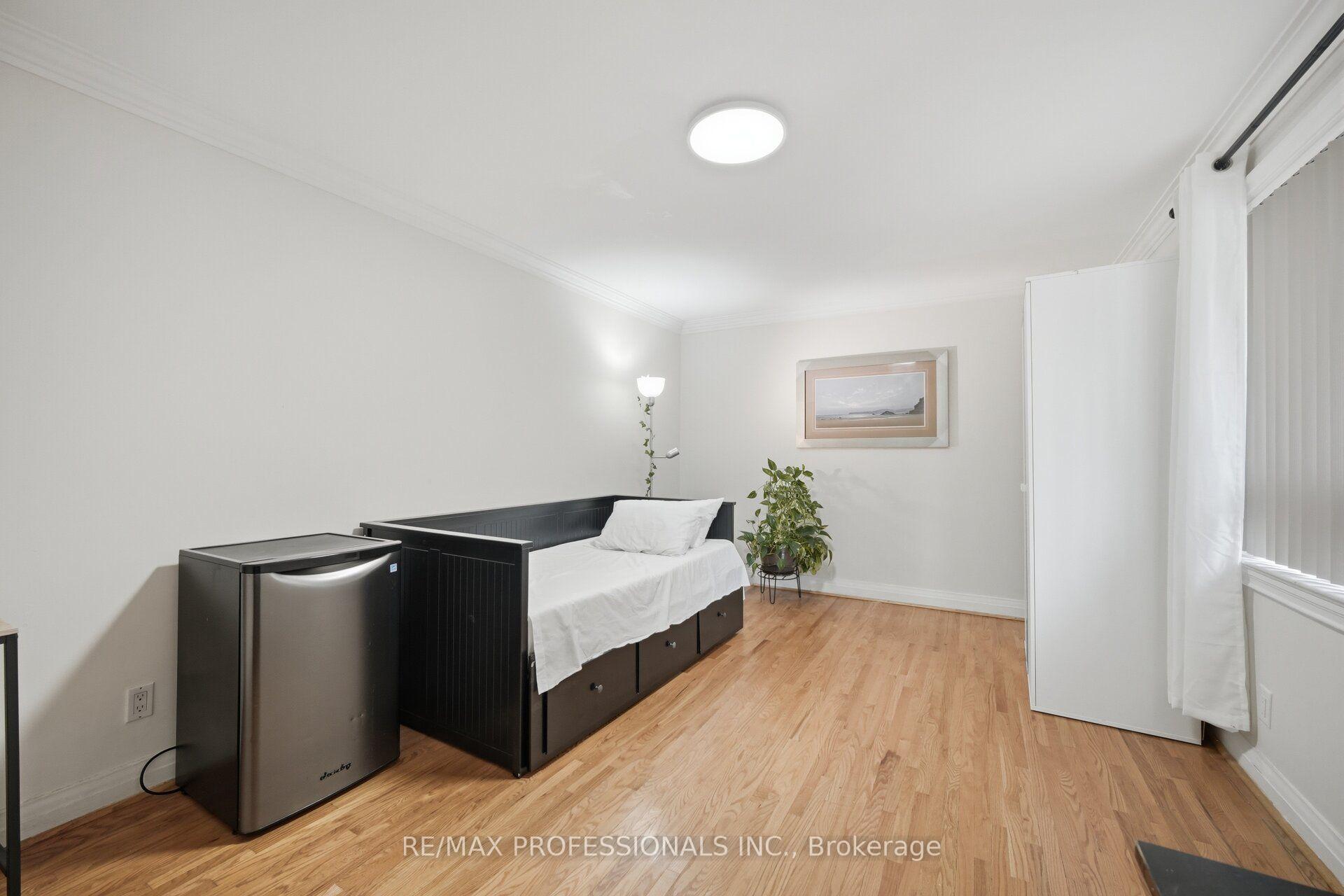 Photo 26 of 53 Wilmar Road, Etobicoke, Islington-City Centre West — HOMEH