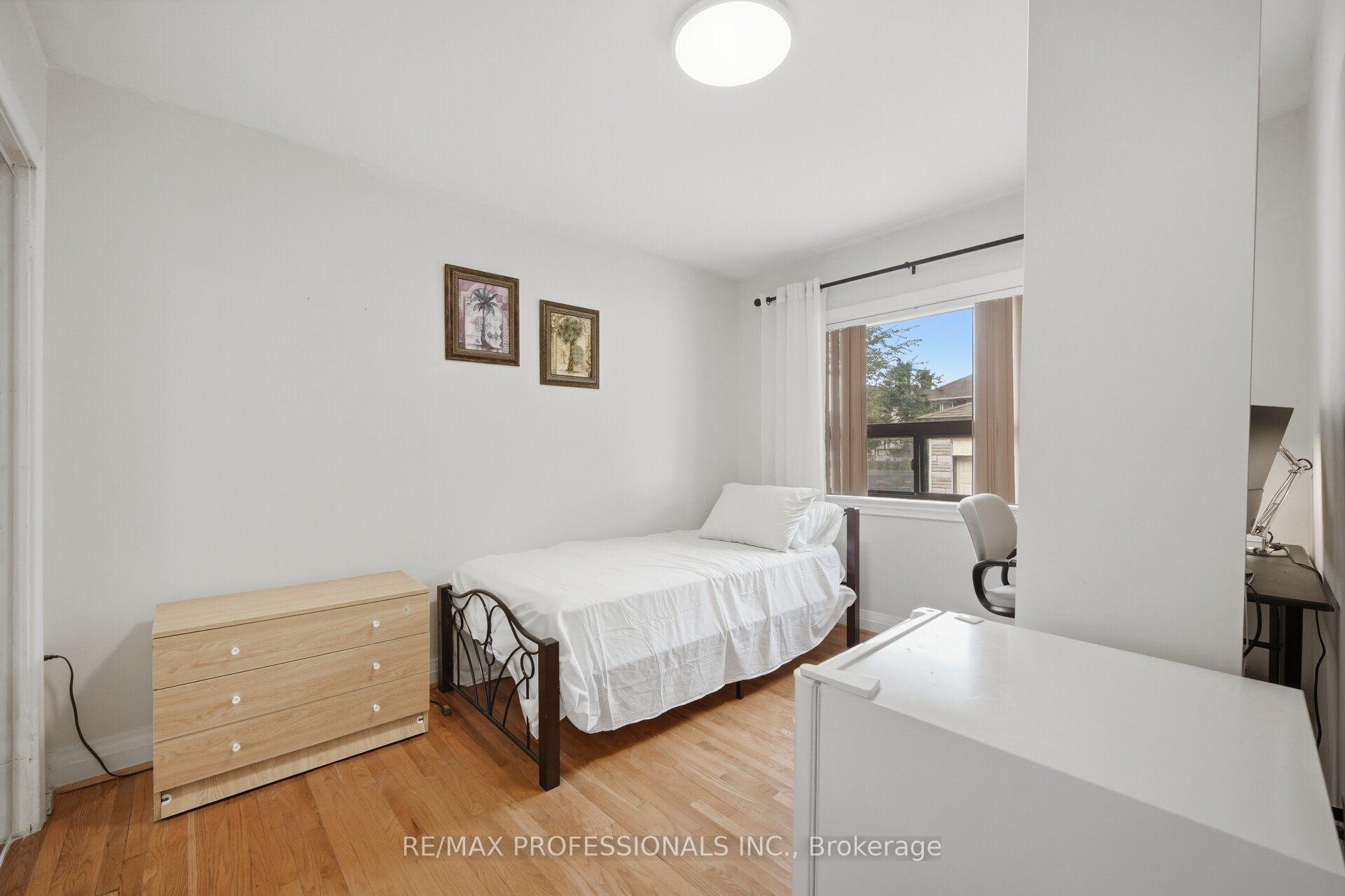 Photo 30 of 53 Wilmar Road, Etobicoke, Islington-City Centre West — HOMEH