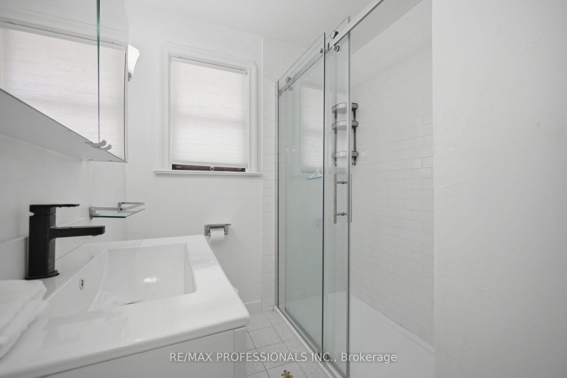 Photo 32 of 53 Wilmar Road, Etobicoke, Islington-City Centre West — HOMEH