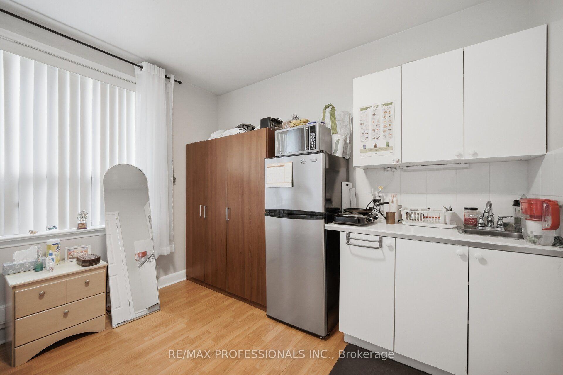 Photo 36 of 53 Wilmar Road, Etobicoke, Islington-City Centre West — HOMEH