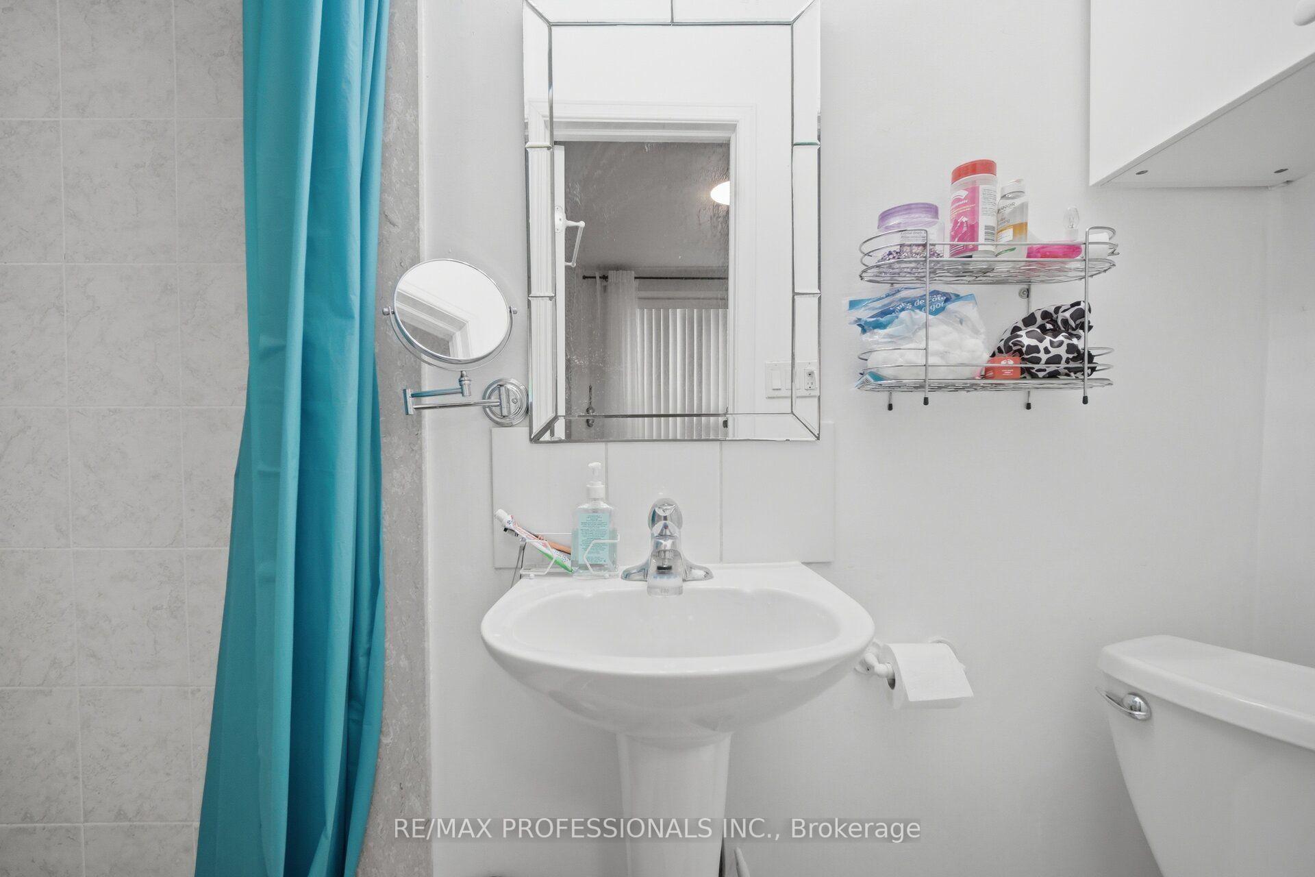 Photo 38 of 53 Wilmar Road, Etobicoke, Islington-City Centre West — HOMEH