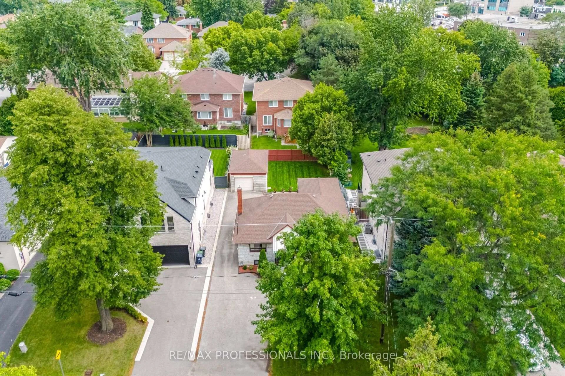 Photo 11 of 53 Wilmar Road, Etobicoke, Islington-City Centre West — HOMEH